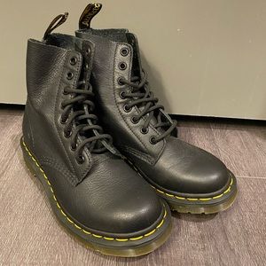 1460 Pascal Black Virginia Doc Martens Size 6 Womens